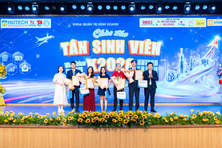 Tân sinh viên Khoa Quản trị kinh doanh “nhập cuộc” năm học mới cùng định hướng thực học - thực làm 39