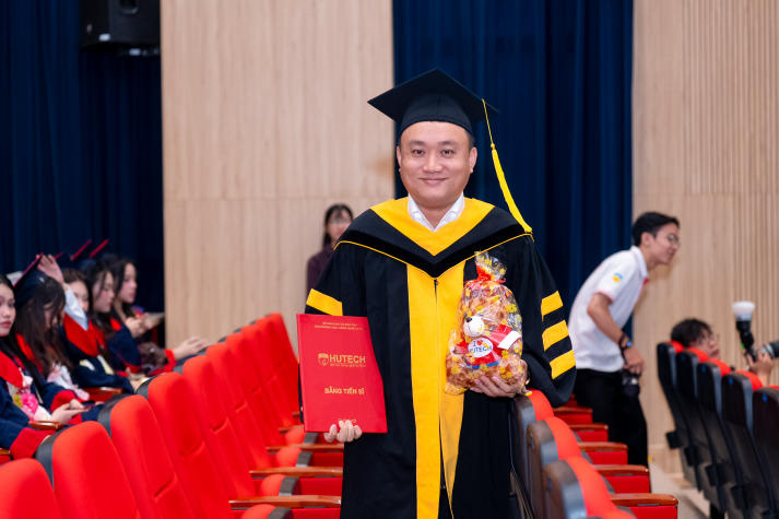 Từ giảng đường đến hành trình học tập suốt đời của tân khoa HUTECH 47