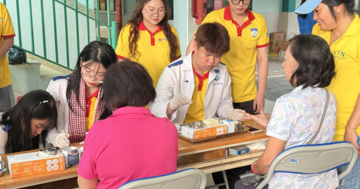 Sinh viên Khoa Điều dưỡng - Kỹ thuật y học và dấu ấn Xuân tình nguyện gắn với chăm sóc sức khỏe cộng đồng 82