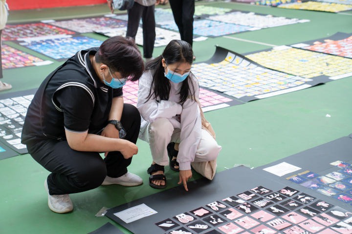 Sinh viên Thiết kế đồ họa “trình làng” loạt sản phẩm cuối kỳ ấn tượng tại triển lãm 65