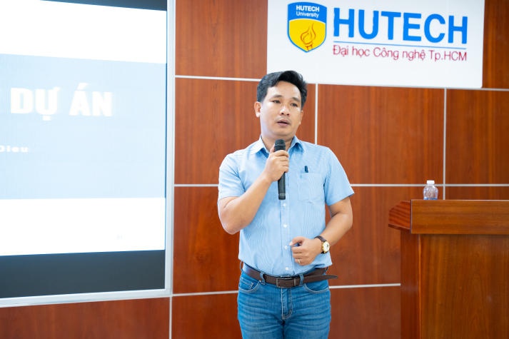 Sinh viên Khoa Xây dựng HUTECH tìm hiểu về cách quản lý dự án xây dựng 43