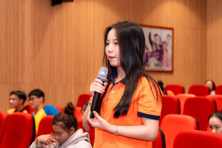 Sinh viên học cách hiểu mình, thương mình cùng chuyên gia tại HUTECH Beside You vào 31/10 tới 29