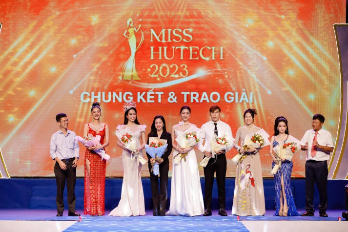 [Ảnh] Trai tài gái sắc HUTECH tự tin “show” nét đẹp năng động đậm chất Gen Z tại đa sân chơi 180