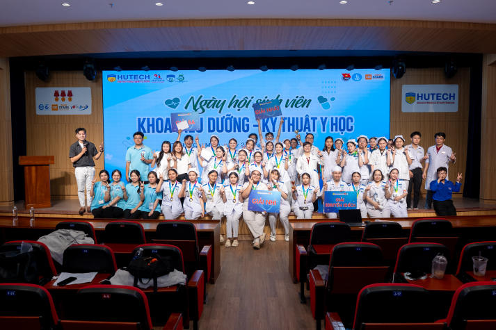 “Chạy trạm” cấp cứu, sinh viên Khoa Điều dưỡng - Kỹ thuật y học luyện bản lĩnh xử trí tình huống y khoa 115