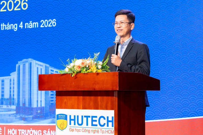 Sinh viên HUTECH thử sức cùng quy trình tuyển dụng tiếp viên hàng không ngay tại trường 19