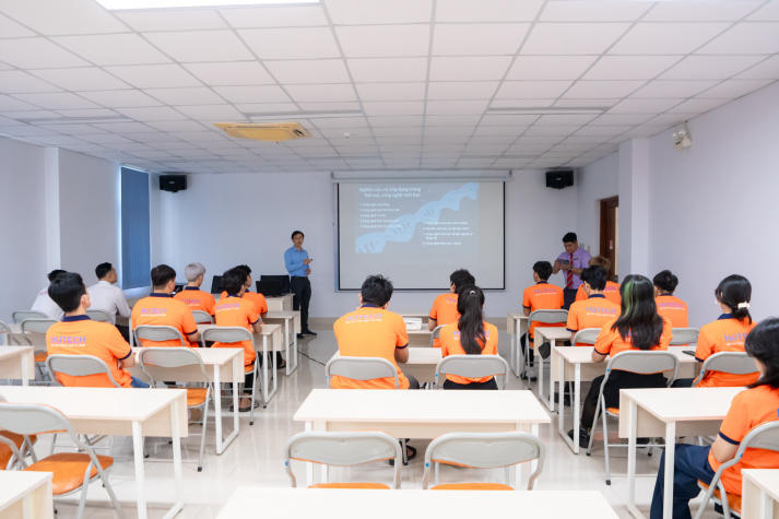 Tân binh Công nghệ sinh học trải nghiệm thực tiễn nghiên cứu tại Trung tâm Công nghệ sinh học TP.HCM 30