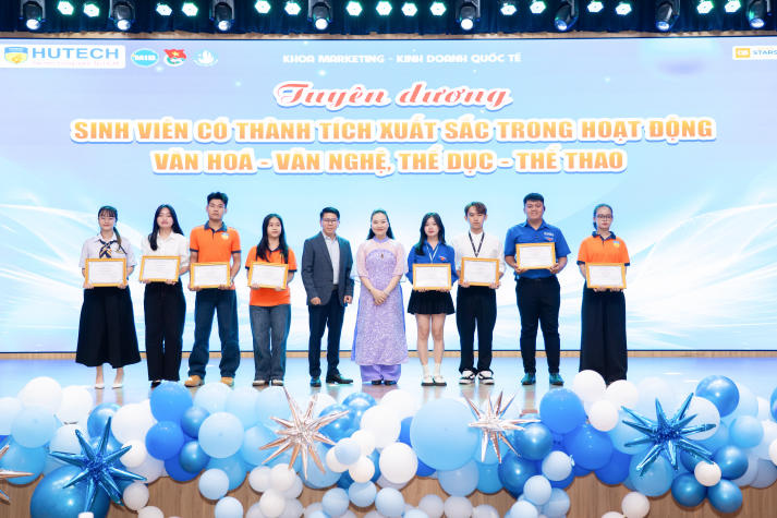 Nhiều kỳ vọng từ Hội nghị tổng kết và phát động phong trào sinh viên năm học 2025-2026 của Khoa Marketing - Kinh doanh quốc tế 81