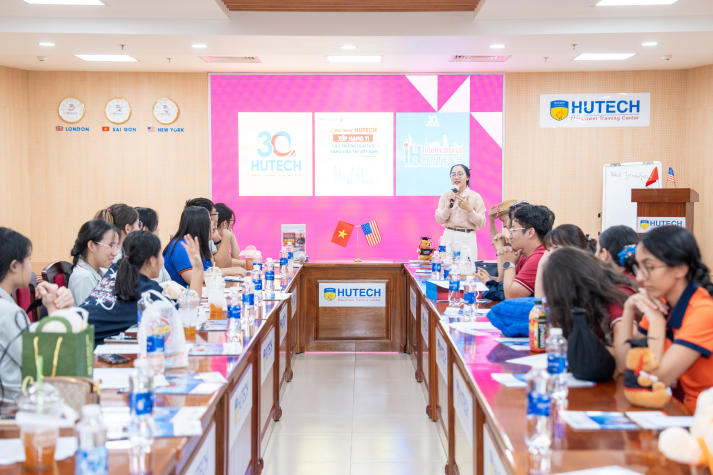 Học sinh Einstein School Vũng Tàu hào hứng trải nghiệm môi trường học tập hiện đại tại HUTECH 72