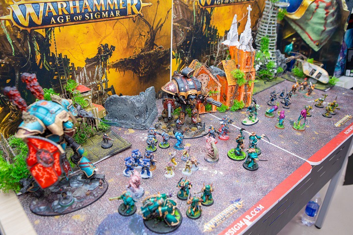 Tân sinh viên Khoa Truyền thông & Thiết kế được chuyên gia tư vấn thiết bị học tập và trải nghiệm công nghệ 92