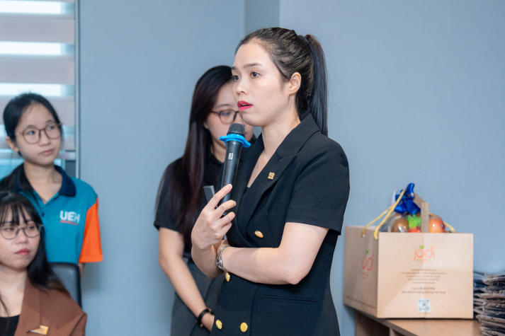 HUTECH làm việc với UEH, trao đổi kinh nghiệm phát triển bền vững trong giáo dục đại học 30