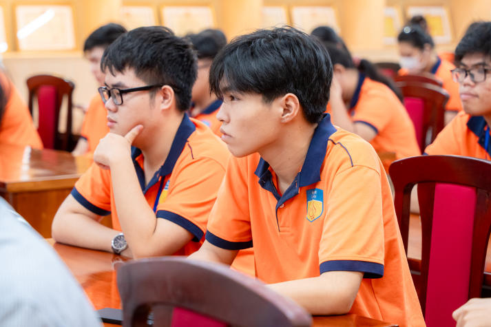 Cựu sinh viên truyền lửa đam mê, khơi dậy bản lĩnh cho sinh viên Viện Khoa học Ứng dụng 46