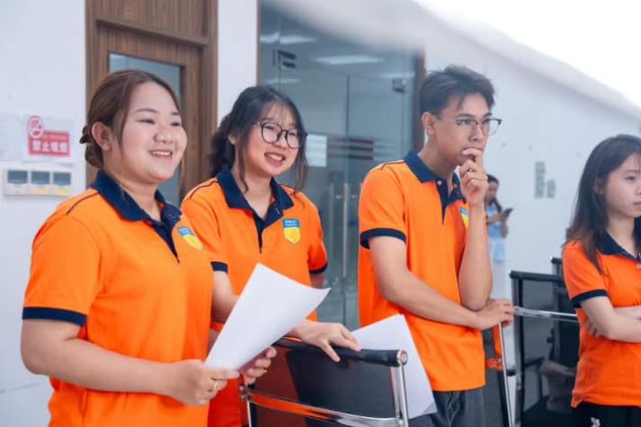 ​[Video] Sinh viên Truyền thông đa phương tiện “nhập vai” thành host livestream chuyên nghiệp trong chuyến đi đến G.DJS 13