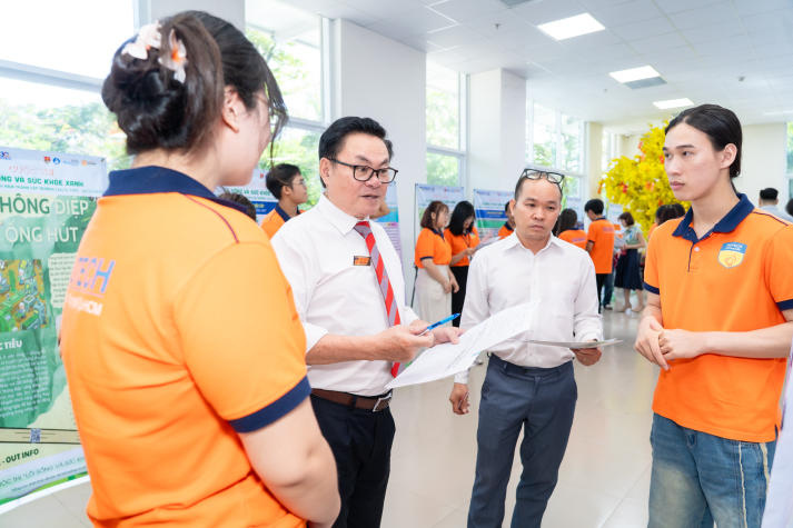 Lối sống xanh - Sức khỏe xanh: Sinh viên HUTECH kiến tạo tương lai bằng hành động bền vững 41