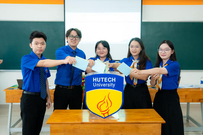 Đoàn Khoa Tài chính - Thương mại vững bước nhiệm kỳ mới với tinh thần “Đoàn kết - Tiên phong - Khát vọng - Hoài bão” 86