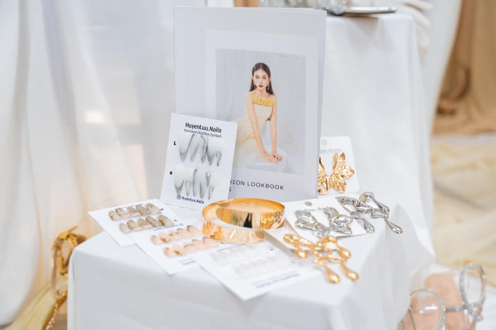 [Video] Sinh viên Thiết kế thời trang HUTECH “trình làng” loạt đồ án tốt nghiệp với nhiều ý tưởng độc đáo 224