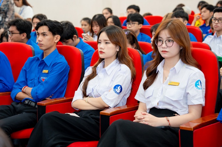 [Video] GS.TSKH. Hồ Đắc Lộc: “Bài học vỡ lòng là tình yêu Tổ quốc, yêu đồng bào và lòng trung thực” 35