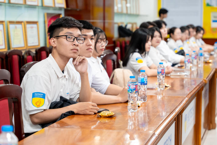 Nâng tầm kỹ năng, sinh viên Khối Kinh tế - Dịch vụ - Truyền thông VJIT tự tin chinh phục nghề nghiệp 96