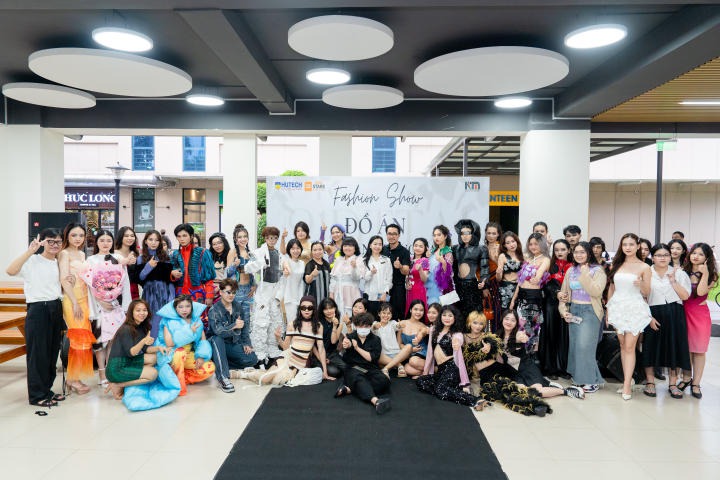 Ngắm 17 bộ sưu tập độc đáo tại show “Trang phục dạo phố” của sinh viên ngành Thiết kế thời trang 103