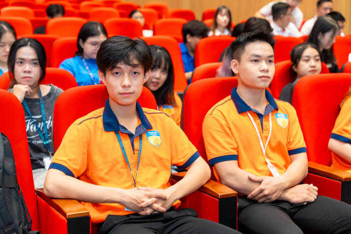 [Video] Sinh viên Digital Marketing thử sức làm marketer thực thụ tại Chung kết “The MIB Influencer Contest 2025” 40