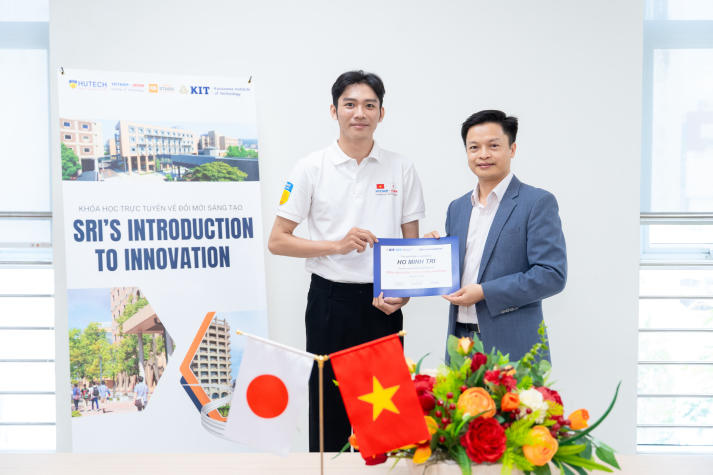 Sinh viên VJIT “chốt ý tưởng” tại lễ bế giảng khóa học đổi mới sáng tạo I2I Workshop 74