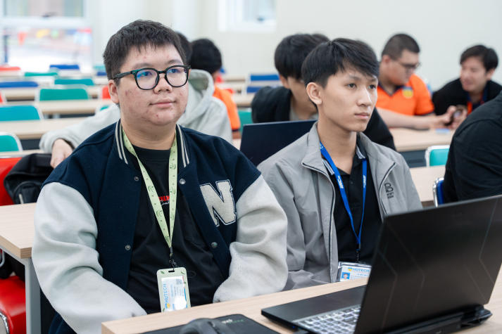 [Video] Chuyện kể bằng website: IT-ers HUTECH truyền cảm hứng tại My First Website 2025 59