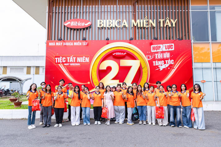 Sinh viên Công nghệ thực phẩm khám phá "bí mật" bánh bông lan Hura tại Nhà máy Bibica Miền Tây 60