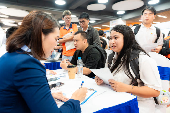 [Video] Ngày hội việc làm tại HUTECH: Điểm hẹn lý tưởng cho nhân lực trẻ và nhà tuyển dụng hàng đầu 79
