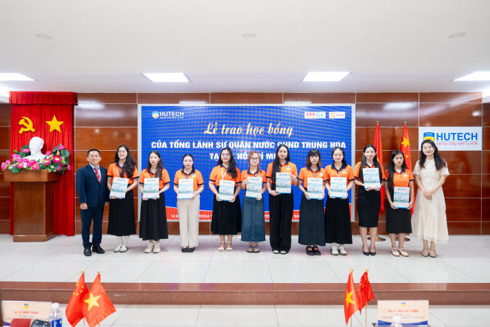[Video] Tổng Lãnh sự quán Trung Quốc trao học bổng, tiếp thêm động lực cho sinh viên Khoa Trung Quốc học 40