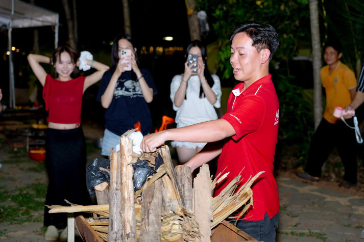 Hội trại “We Are The Future” - Dấu ấn tuổi trẻ Khoa Khoa học Xã hội và Quan hệ Công chúng 70