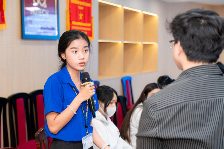 IT-ers HUTECH thực hành tiếng Anh chuyên ngành trong tình huống giao tiếp nghề nghiệp 56