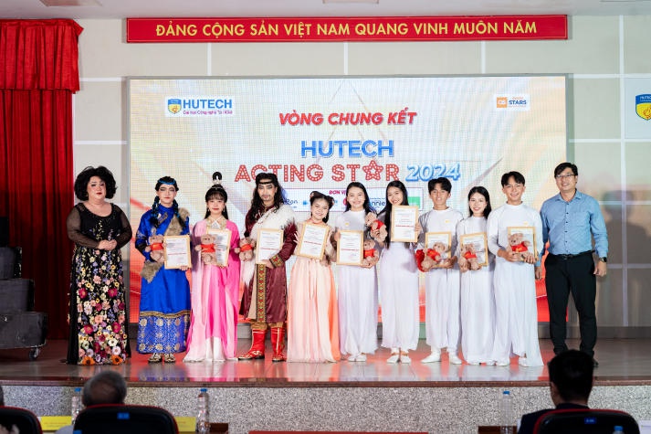 “Thoát Vị Đĩa Đệm” Trang Xuân Bách - Khoa Marketing - Kinh doanh quốc tế lên ngôi Á quân HUTECH Acting Stars 2024 261