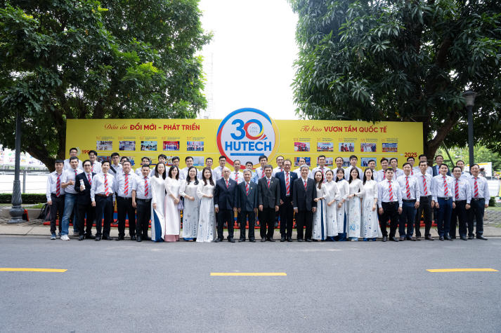 HUTECH long trọng kỷ niệm 30 năm thành lập: Một hành trình, triệu khát vọng bền vững 32