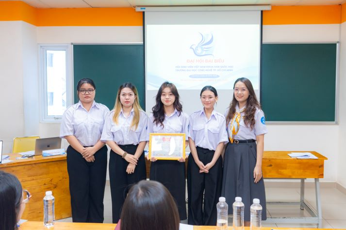 Khoa Hàn Quốc học ra mắt Ban Chấp hành Liên chi Hội nhiệm kỳ mới đầy kỳ vọng 141