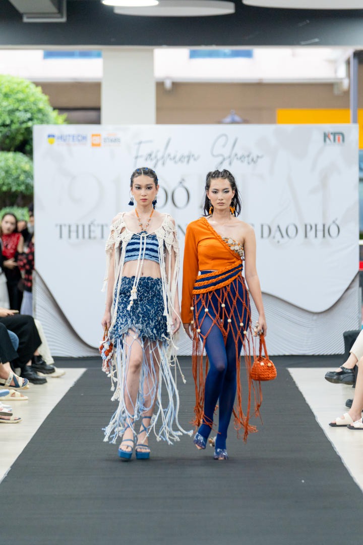 Ngắm 17 bộ sưu tập độc đáo tại show “Trang phục dạo phố” của sinh viên ngành Thiết kế thời trang 51