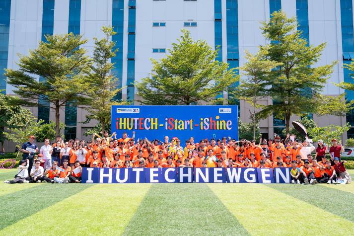 [Video] “iHUTECH - iStart - iShine”: Hành trình gắn kết tân binh Viện Đào tạo Quốc tế 2025 15