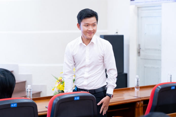 [Video] Sôi nổi buổi giao lưu cùng ca sĩ Ngô Kiến Huy và thăm khám sức khỏe răng miệng của sinh viên HUTECH 59