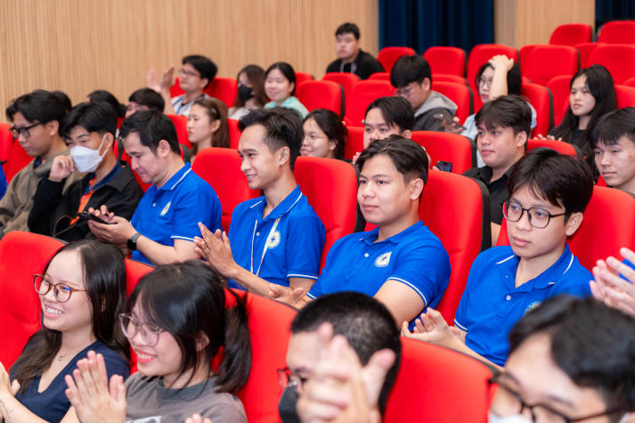 Sinh viên Khoa Thú y chuẩn hóa tư duy chẩn đoán và vận hành phòng khám 53