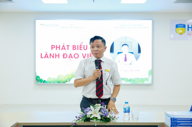 PGS.TS. Thái Văn Nam phát biểu mở đầu chương trình. HUTECH 1