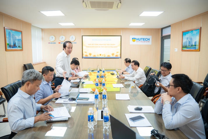 Council of Professors of HUTECH University conducted appraisal sessions to evaluate the 2024 professor / associate professor title candidates 52