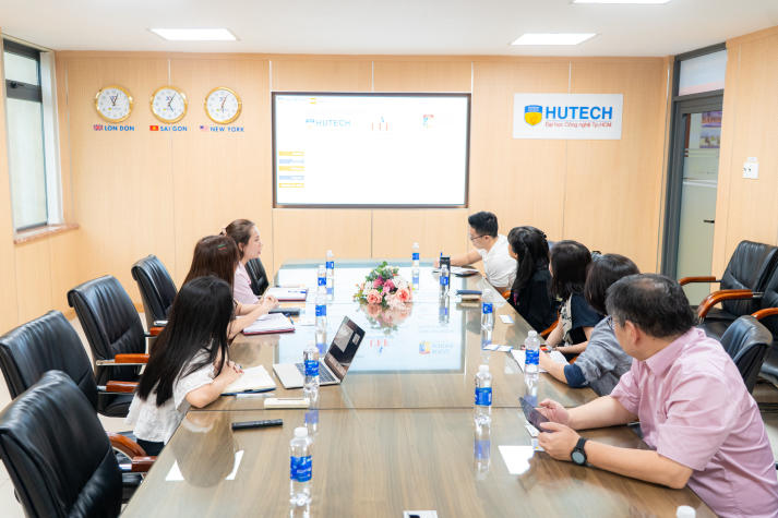 From Learning Express to international internships: HUTECH and Singapore Polytechnic expand educational collaboration 61