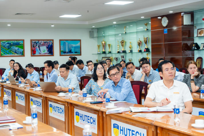Nhà quản trị HUTECH mở rộng tầm nhìn chiến lược, bàn về giáo dục đại học trong kỷ nguyên AI 90
