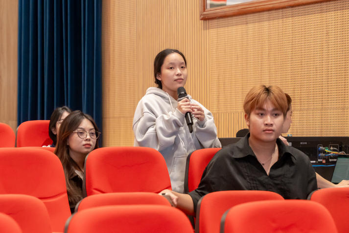 Học hỏi kinh nghiệm cùng chuyên gia Kompa Technology, PR-ers HUTECH “đọc vị” khách hàng trong kỷ nguyên số 51