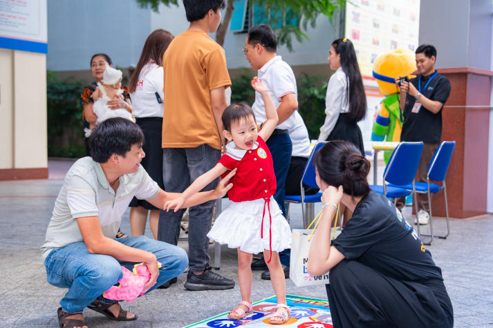 [Video] Ngày hội tuổi thơ HUTECH: Hành trình sắc màu cho những thiên thần nhỏ 62