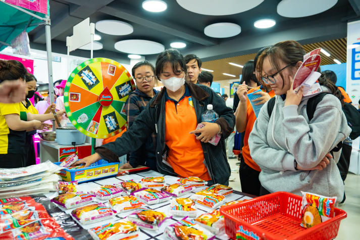[Video] Hẹn gặp HUTECH-ers tại Ngày hội Truyền thống Sinh viên Thu Duc Campus “NEWBIES SAY HI!” 36