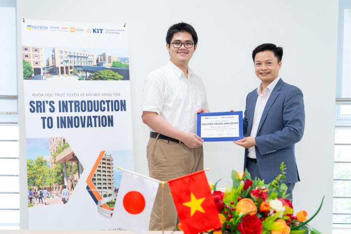 Sinh viên VJIT “chốt ý tưởng” tại lễ bế giảng khóa học đổi mới sáng tạo I2I Workshop 64