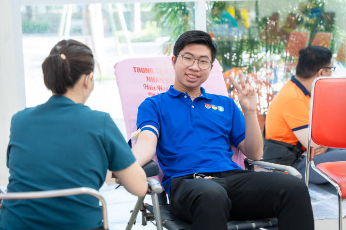 Sau 10 ngày ra quân, chiến sĩ HUTECH phủ xanh các mặt trận bằng những phần việc thiết thực 145