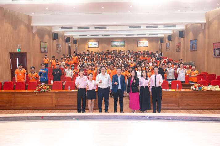 HUTECH-ers “bỏ túi” kỹ năng thích ứng đại học, chủ động vượt qua áp lực 127