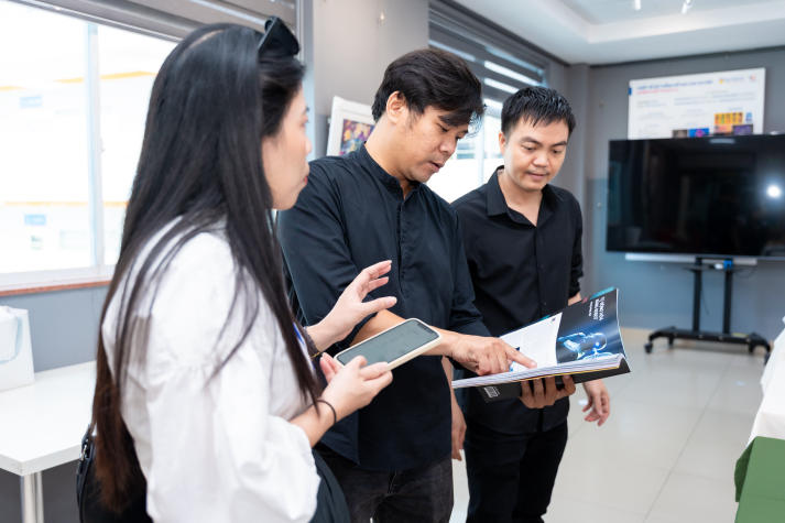 Triển lãm Ấn phẩm Tạp chí của sinh viên ngành Thiết kế đồ họa: Giao thoa sáng tạo và ứng dụng 113