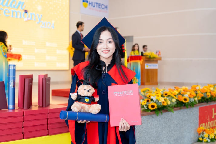 [Video] Over 400 HUTECH Masters and Bachelors of International and Transnational programs excitedly attend their graduation ceremony 197