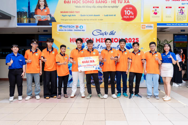 HUTECH Mission 2025: Bước khởi đầu ý nghĩa cho tân sinh viên Khoa Tài chính - Thương mại 103